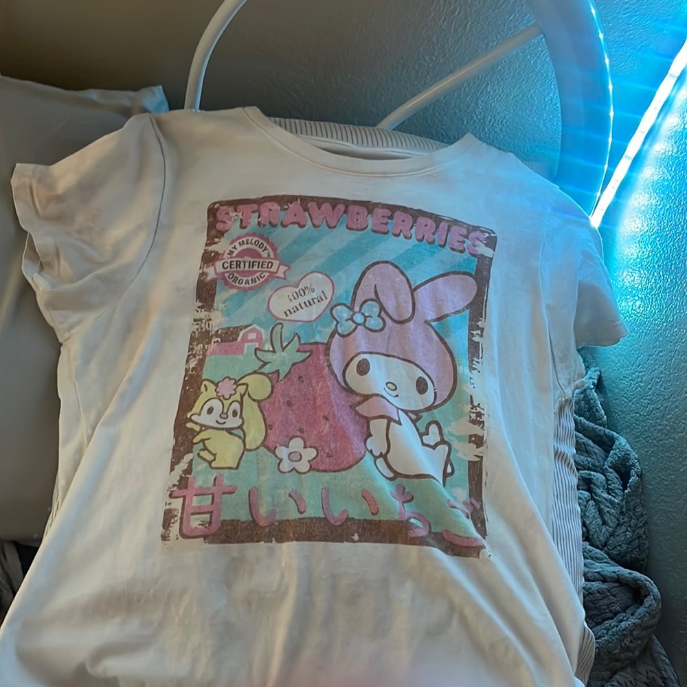 Sanrio my melody white T-shirt size medium.